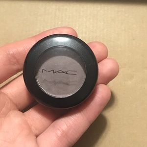 BRAND NEW MAC Single Eyeshadow - Shale